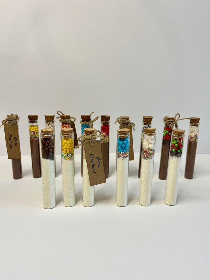 Personalized Hot Chocolate Favors: Christmas Wedding Guest Gifts