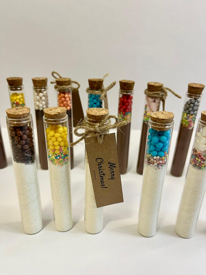 Personalized Hot Chocolate Favors: Christmas Wedding Guest Gifts