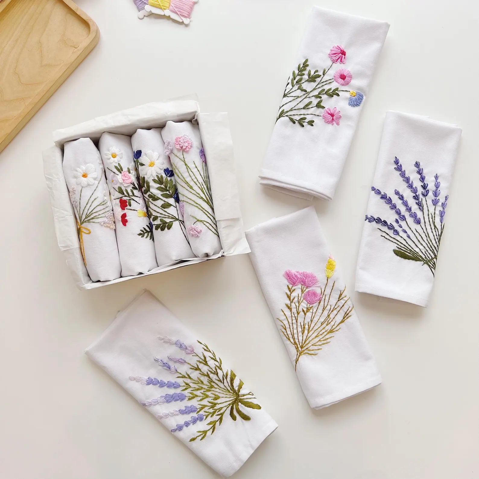 Embroidered Linen Napkins Wildflower Bouquet Design Set